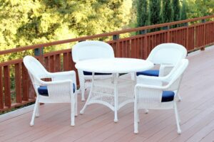 Jeco 5 Piece Wicker Dining Set with Blue Cushions White