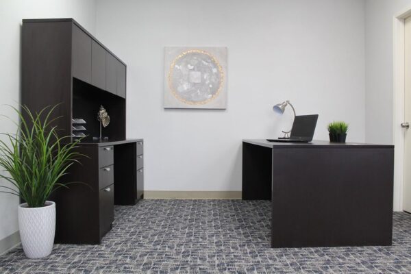Boss Office Products Holland 71" Executive Desk and Credenza with 2 File Storage Pedestal and Hutch, Mocha